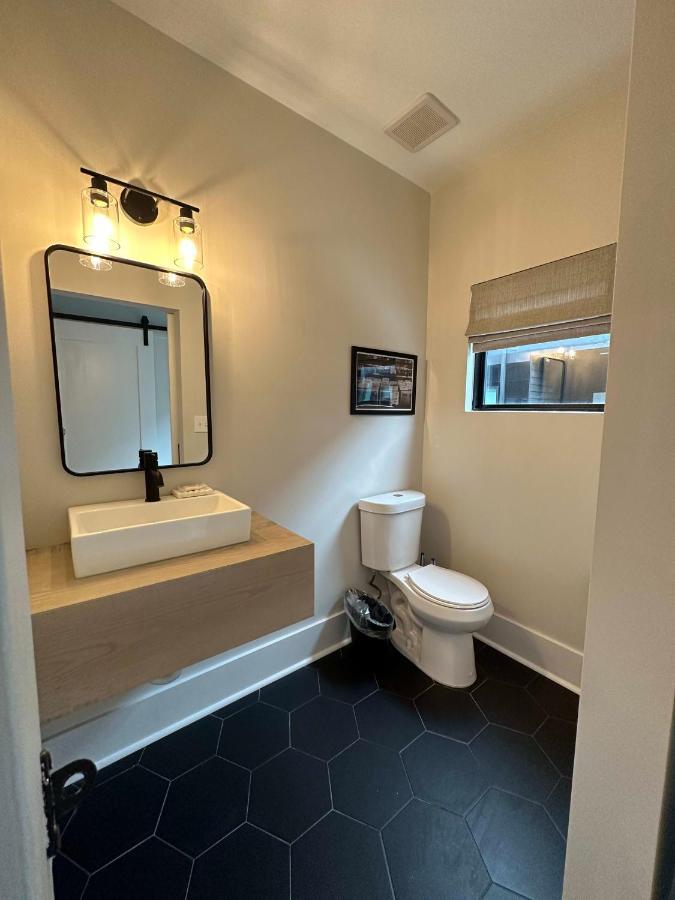 Abode - Pontotoc * Memphis